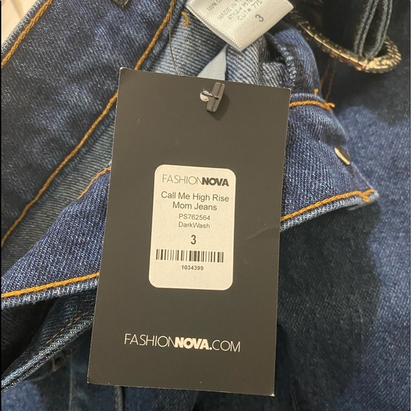 FASHIONOVA HIGH RISE MOM JEANS - Picture 4 of 8